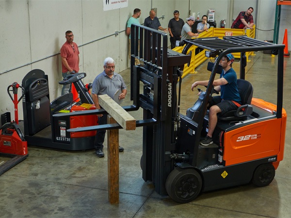 3-3-2-Support_Training_Classes_Forklift_A
