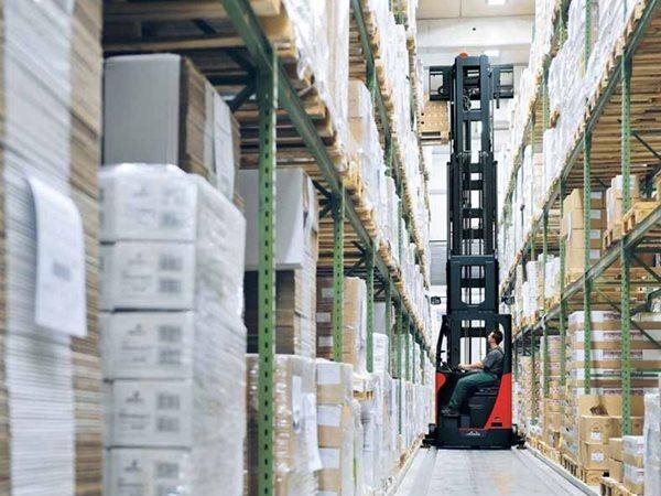 Linde_a_mod-1-turret-truck